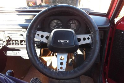 steering wheel with horn
